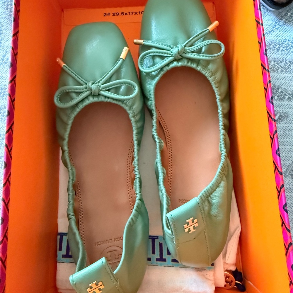 New, Tory Burch Mint Green Leather Bow Ballet Flats